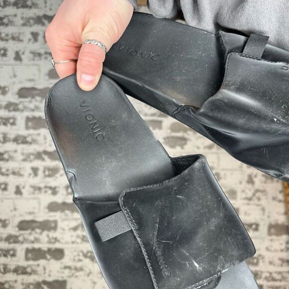 Vionic | black slip on flats - Picture 5 of 6